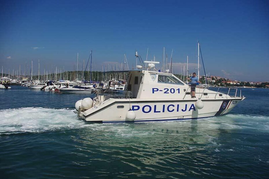 Brod Pomorske policije "Pazin" u subotu je novinare vozio u ophodnju od luke Bunarina do Rta Kamenjak i natrag