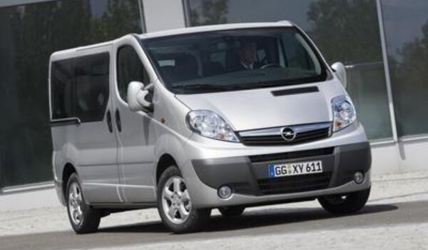 Pijana udarila u parkirani kombi