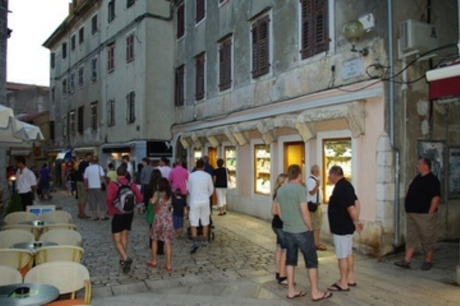 Opljačkana zlatarna Veritas