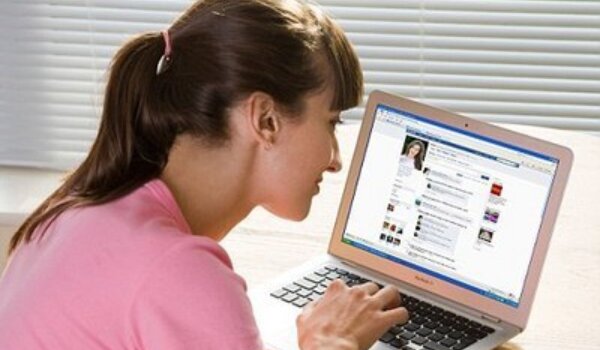 Na Facebooku našla muževu tajnu suprugu