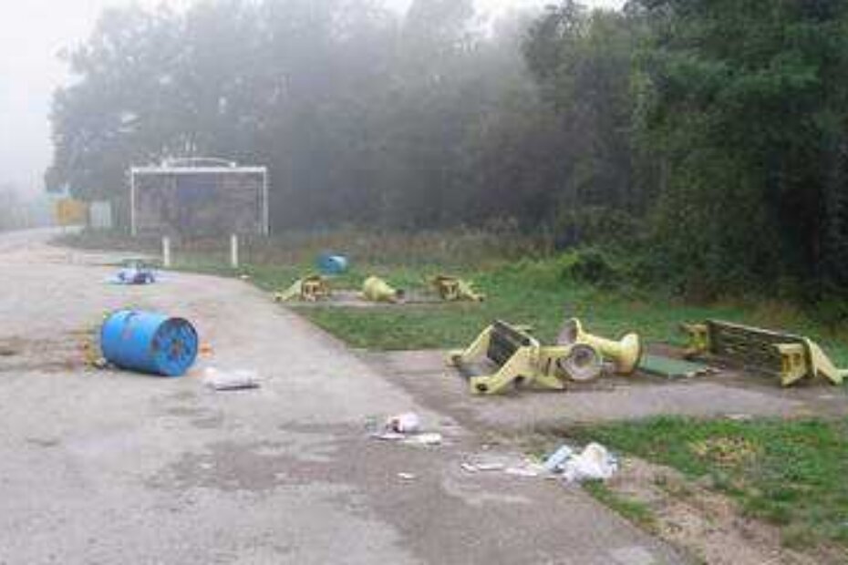 Odmorište kod Ponte Portona u subotu je osvanulo uništeno (G. BOTTEZAR)