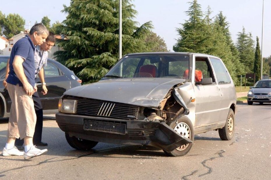 Dvije putnice u Fiatu zadobile su lakše tjelesne ozljede