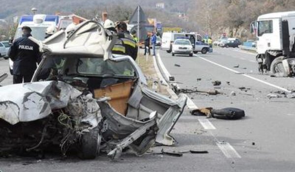 Oteo bivšu djevojku pa izazvao sudar
