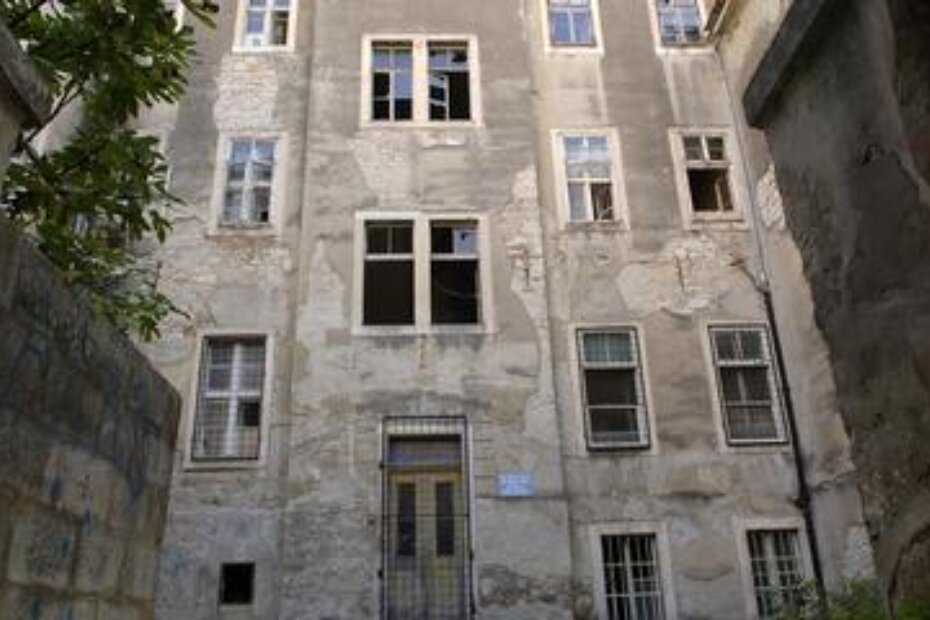 Poništenjem natječaja je ponovno, po tko zna koji put, odgođena gradnja doma i menze u Puli (B. GRAHOVAC)