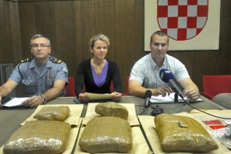 Zaplijenjena trava na presici PU istarske