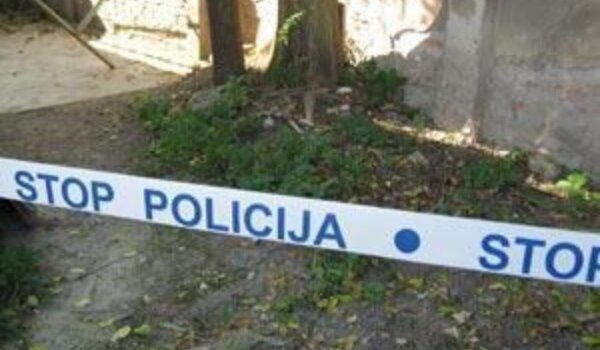 Pao sa krova i poginuo
