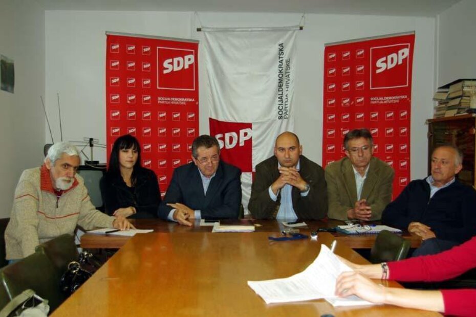 S lijeva na desno: Ratko Vlado Aleksić, Mirjana Vlahović, Arduino Matošević, Darko Saftić, Branko Čizmić i Lino Dobrila