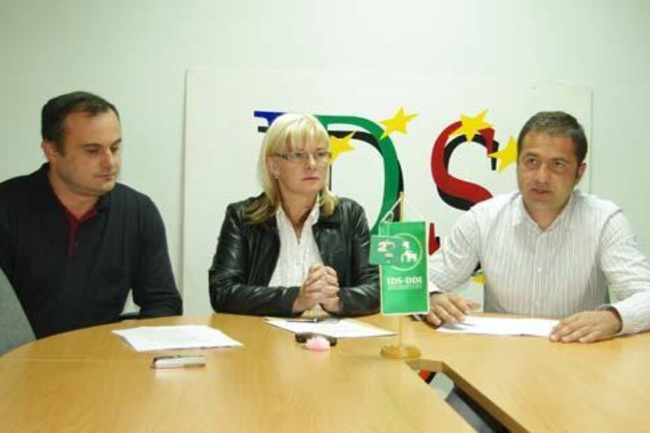 Nedeljko Radovčić, Nevija Poropat i Kristijan Štenta na jučerašnjoj tiskovnoj konferenciji