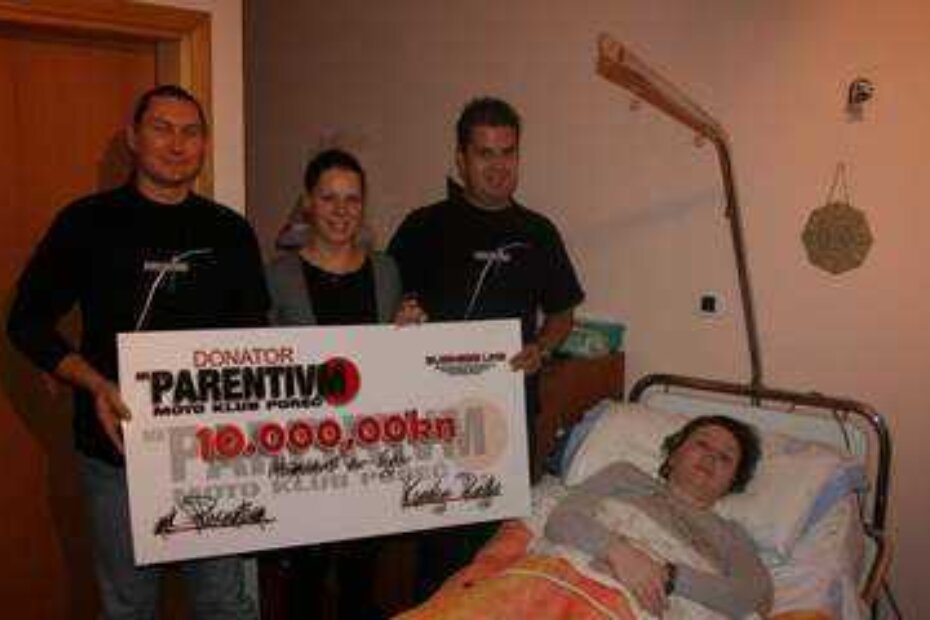 Delegacija Moto-kluba Parentvm kod Ksenije Rajko