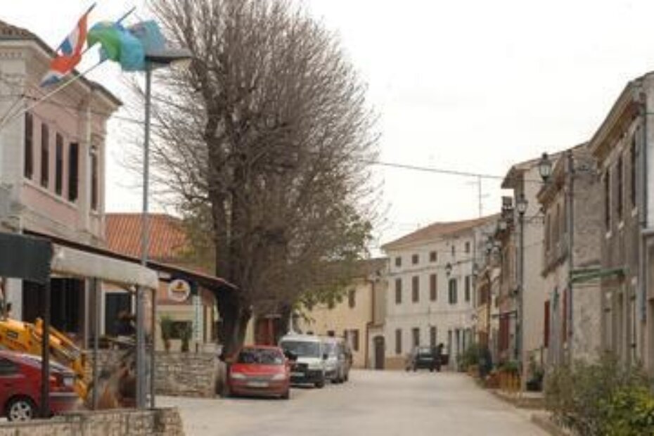 Sveti Lovreč (M. Mi.)