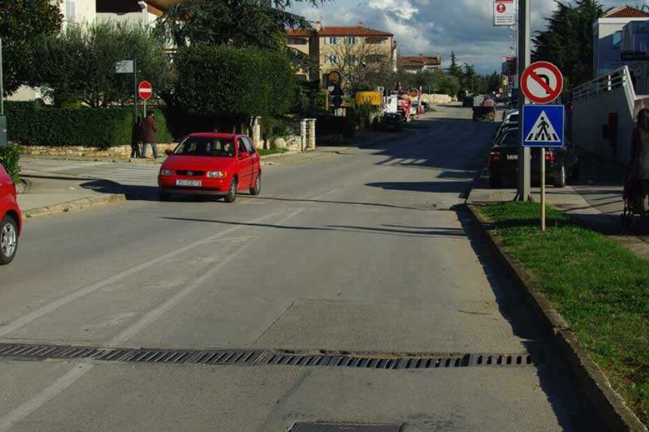 Prije dvije godine popravljena rešetka opet propada