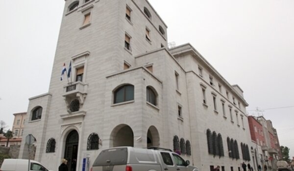 Kako izbjeći ovrhu nad plaćom