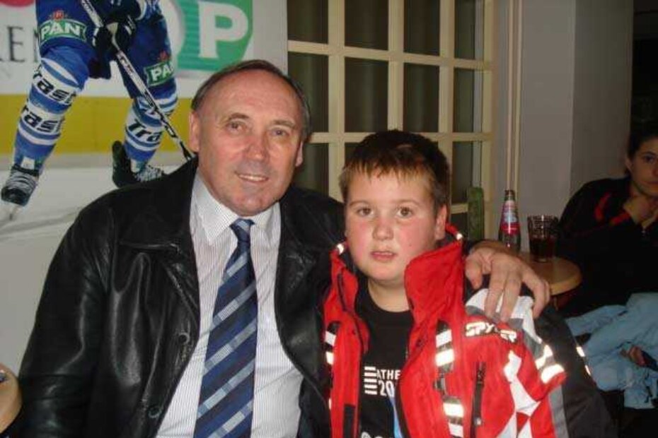 Leon na fotografiji sa Dragutinom Šurbekom, legendom hrvatskog stolnog tenisa