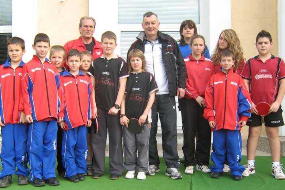 Trener Jakovetić sa svojim igračima i predjednikom HSTS Zlatkom Pospišem