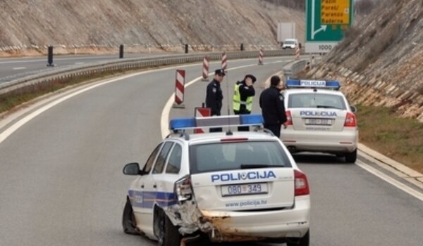 Prometna nesreća policijskog vozila kod Višnjana