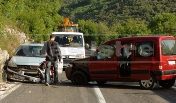 Vozači teško ozlijeđeni u sudaru kod Sošića u Limskoj dragi