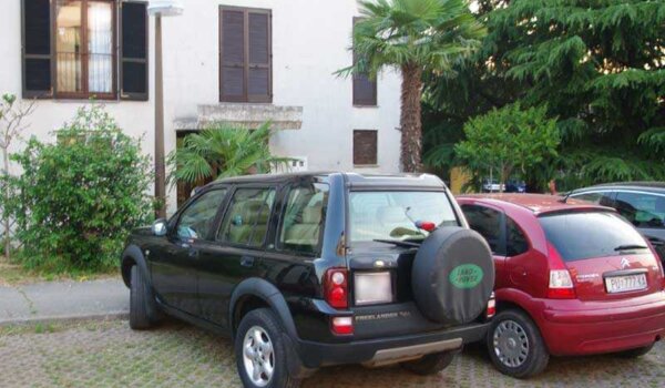 Preminuo u automobilu pred ulazom u zgradu u porečkom naselju Massa Lombarda