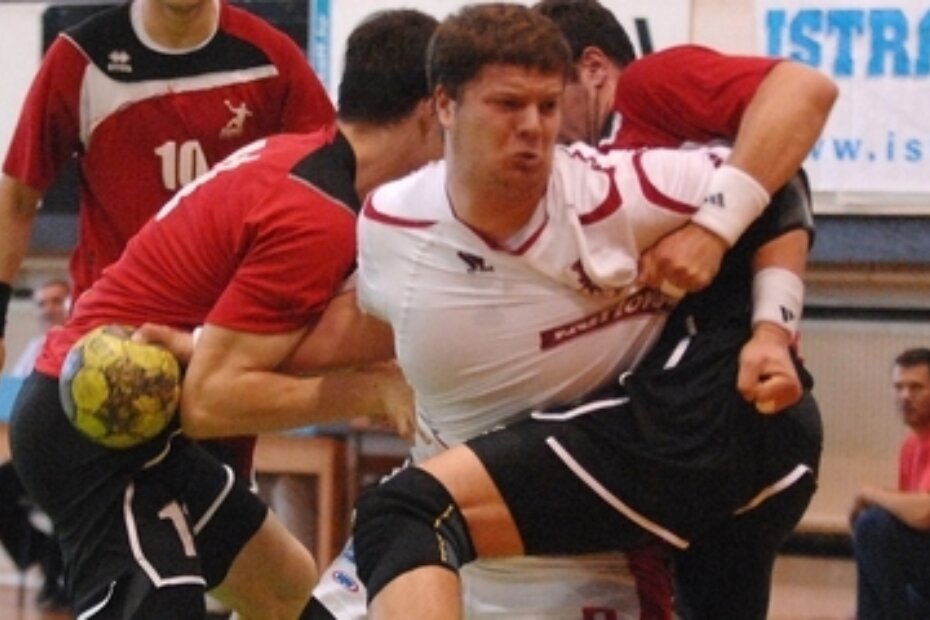 Teo Čorić u zagrljaju dvojice Zamećana (M. MIJOŠEK)