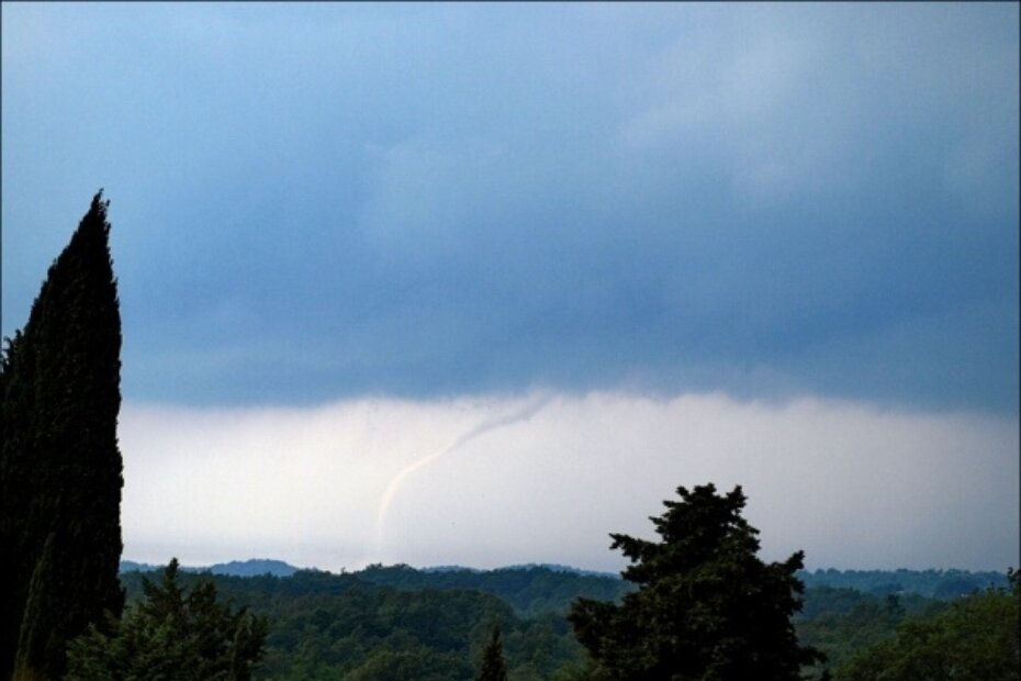 Pijavica fotografirana iz Sv. Lovreča, Foto: Mikela Janko