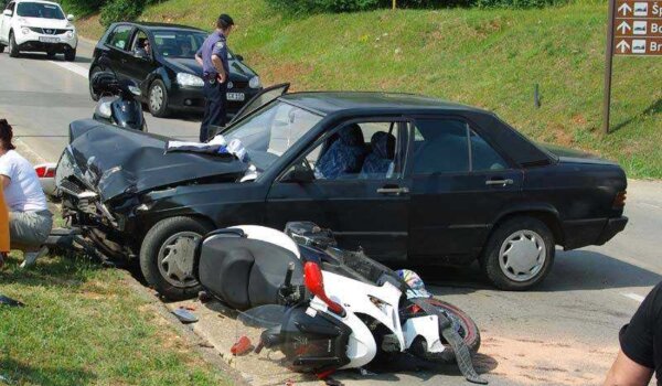 Motociklist teško ozlijeđen u prometnoj nesreći kod Plave Lagune