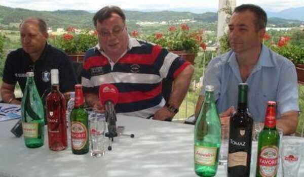 Halid Bešlić najavio spektakl u Pazinu