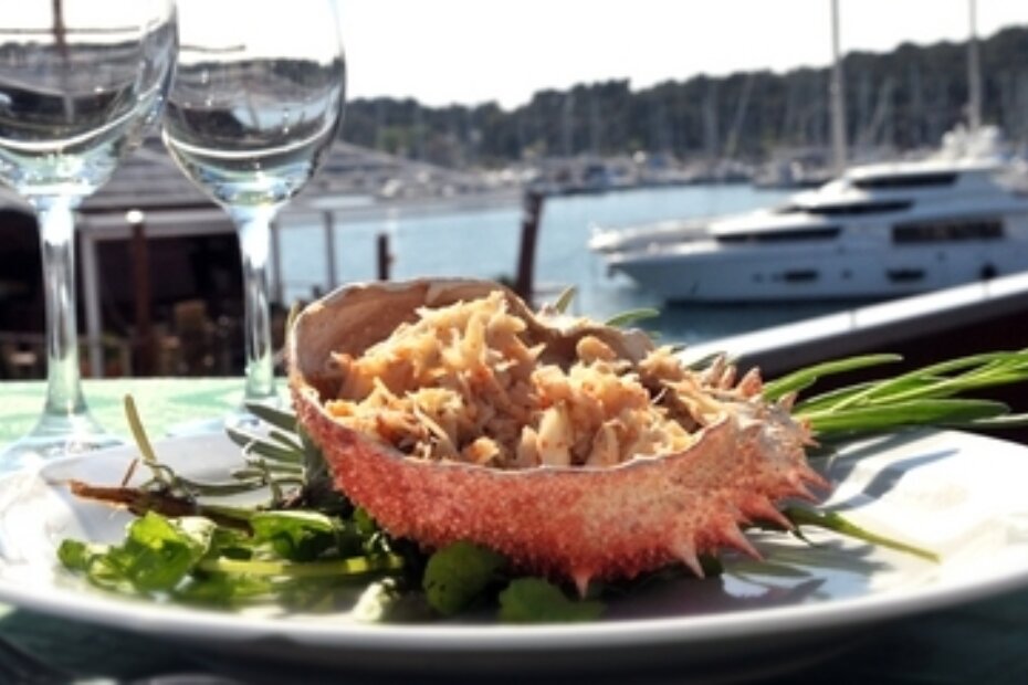 Ako se turistima žuri na cruiser, ovakav će zalogaj moći platiti i u dolarima (N. LAZAREVIĆ)