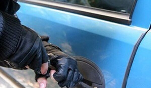 Dolijao provalnik u automobile