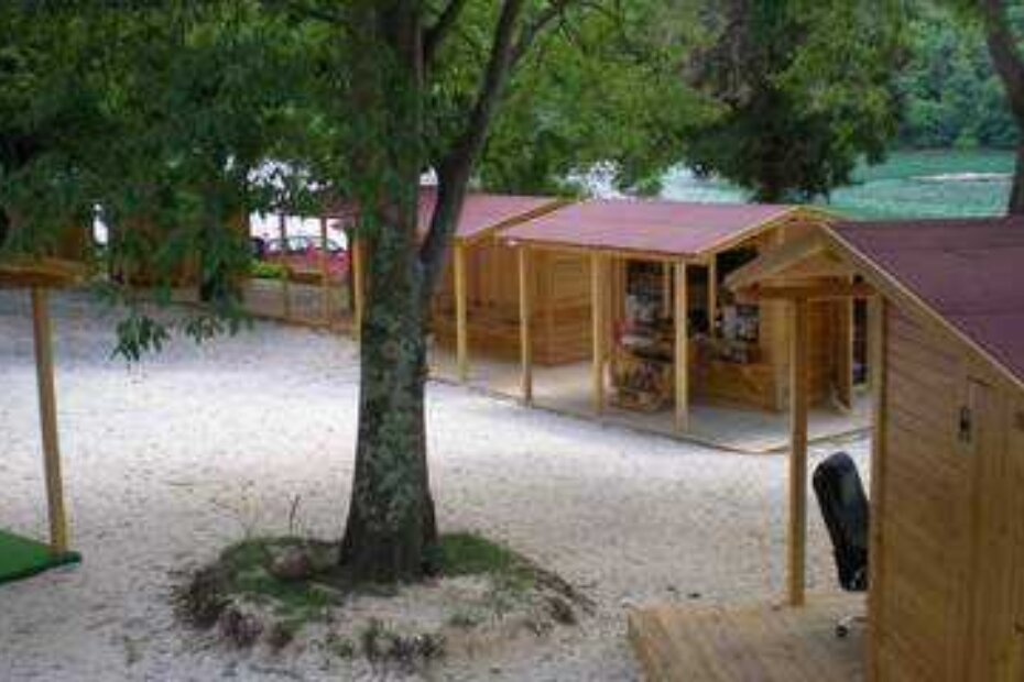 Na novoj lokaciji tek je jedan otvoreni štand... (M. MEDIĆ)