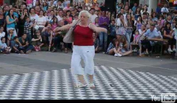 Baka zauzela pozornicu pa se 'razbacala' u centru Zagreba