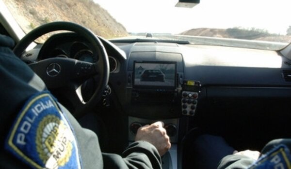 Jurili Ipsilonom brzinom većom od 200 km/h