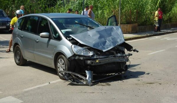 Teška prometna nesreća u Poreču, dvoje motociklista teško ozlijeđeno
