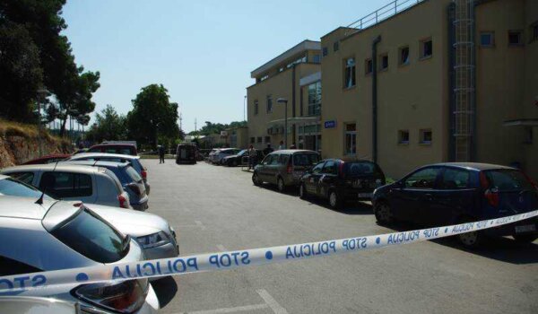 Oružana pljačka IKB-a kod Obrtničkog doma Poreč - zaštitar teško ranjen