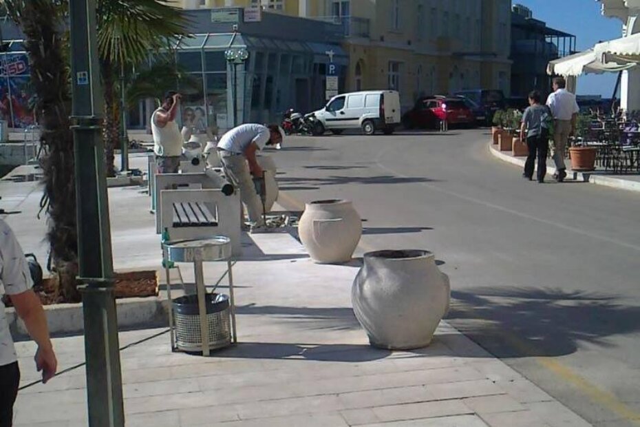 Nepotrebni radovi usred sunčanog dana