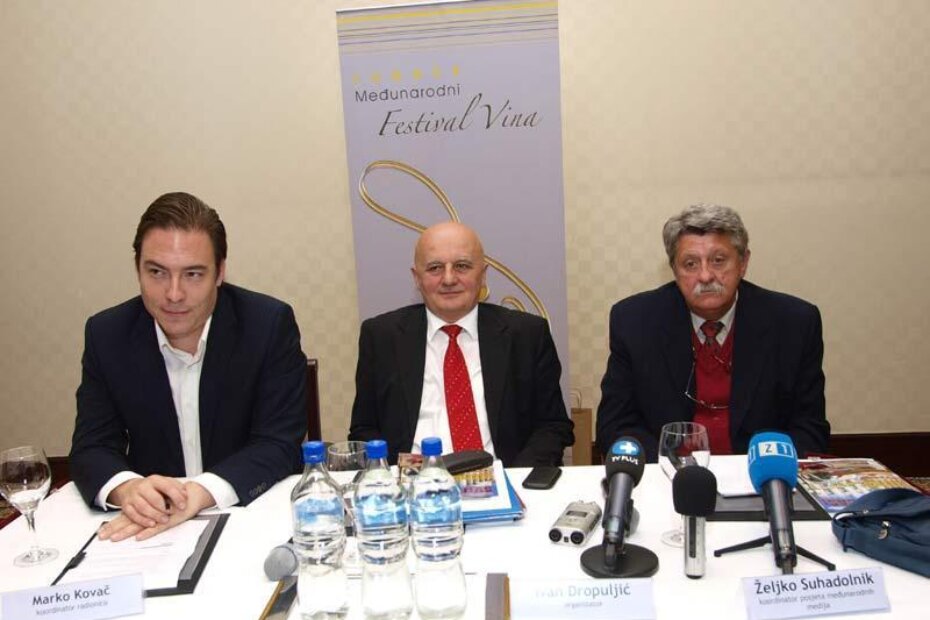 Marko Kovač, koordinator radionica, Ivan Dropuljić, organizator i direktor Međunarodnog festivala vina i kulinarstva te Željko Suhadolnik, koordinator posjeta međunarodnih medija i glavni urednik revije Svijet u čaši