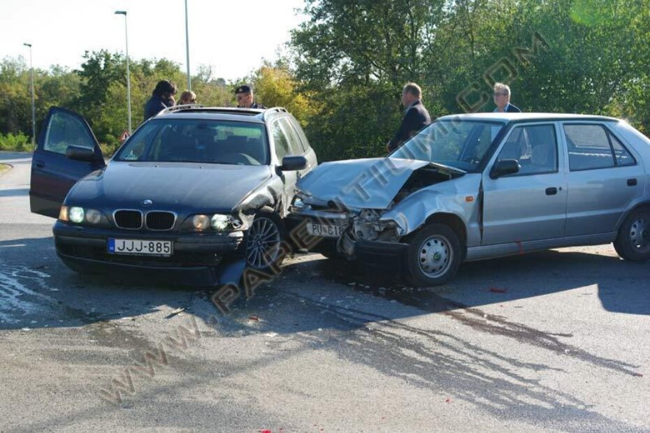Škoda je udarila u BMW