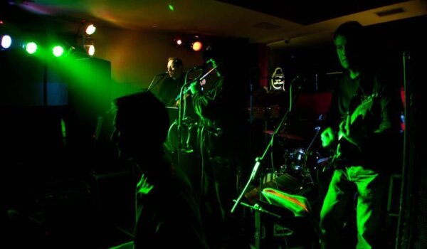 Foto: Kako je prošle subote bilo u La Kabani uz Le Monde band