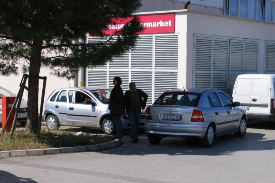 Biser parkirao, ostali - stoj!