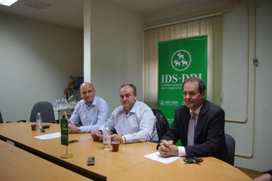 Marin Grgeta, Đankarlo Milokanović i Marin Tonković na tiskovnoj konferenciji u "Žutoj kući"