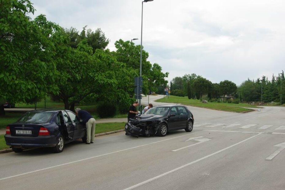 Vozači ispunjavaju Europsko izvješće o nezgodi