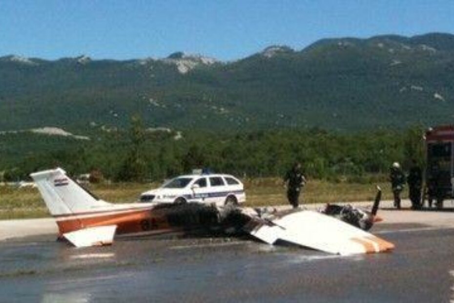 Svi su se uspjeli izvući iz aviona prije nego se zapalio (S. DRECHSLER/Novi list)