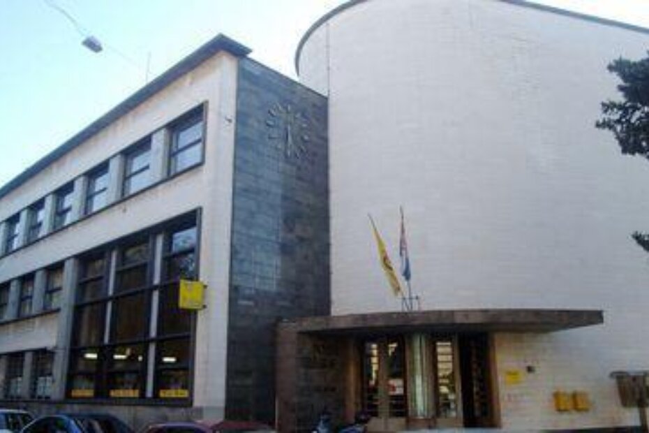 U glavnoj pulskoj pošti je i šalter Western Uniona (S. MILJEVIĆ)