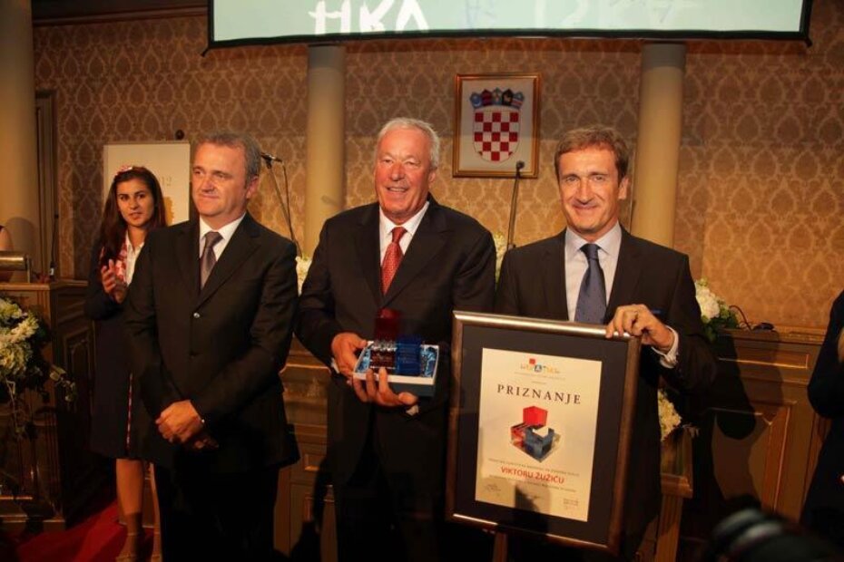 Veljko Ostojić i Niko Bulić s Viktorom Žužićem