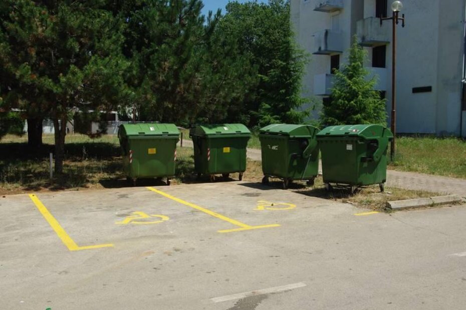 Nakon tri godine borbe i čekanja, žute su linije izvučene uz spremnike za smeće