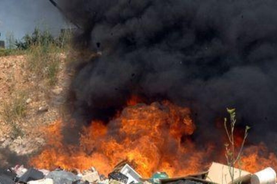 Požar na tarskom deponiju