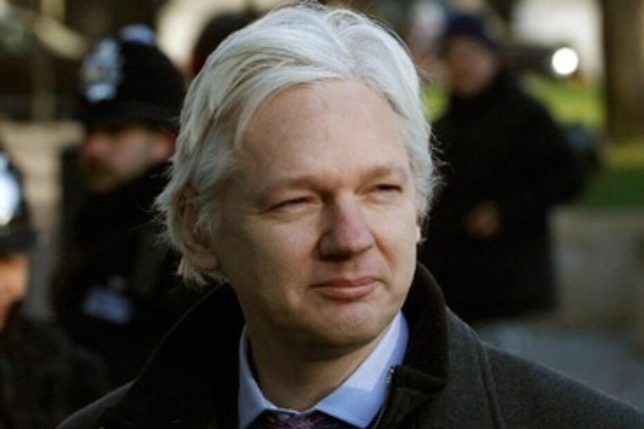 Julian Assange (Reuters / Andrew Winning)