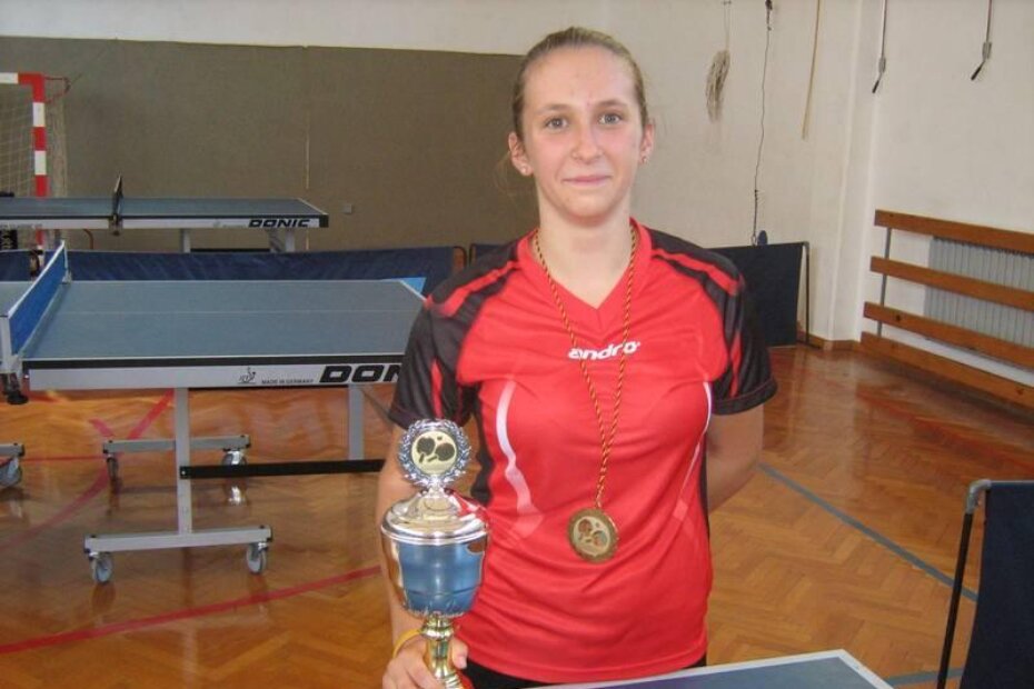 Mateja Pršurić sa svojim vrijednim sportskim trofejem