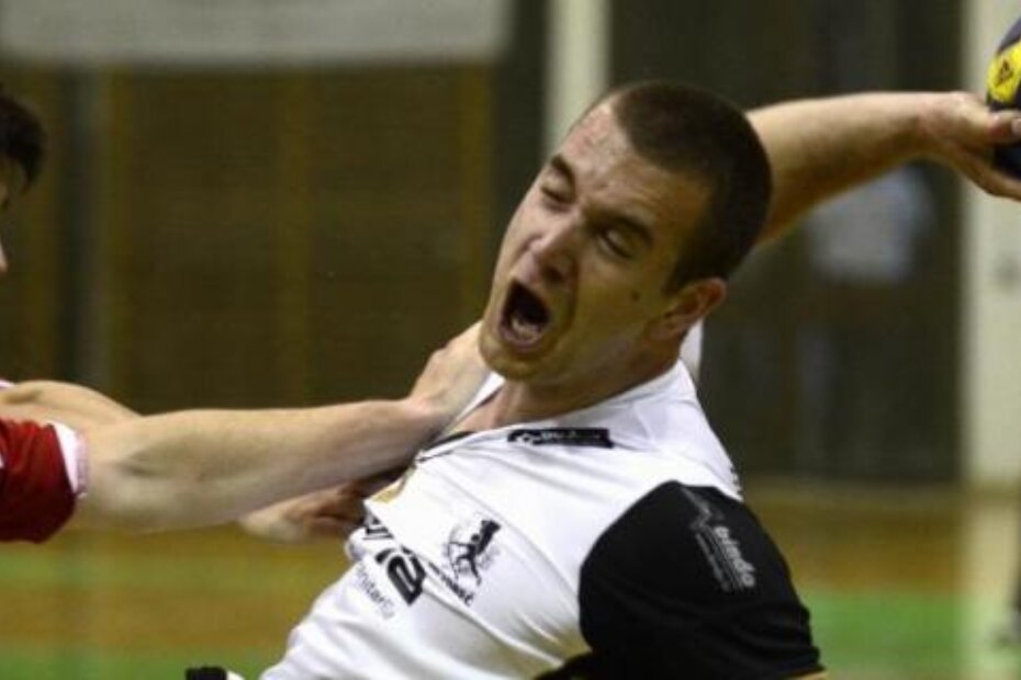 Naujčinkovitiji u redovima Poreča - Stefan Vujić (Snimio Milivoj MIJOŠEK)