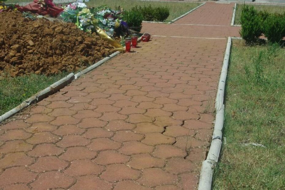 Kod svakog iskopanog groba učinjena je šteta