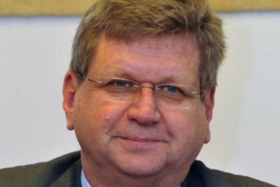 Mirando Mrsić (N. LAZAREVIĆ)