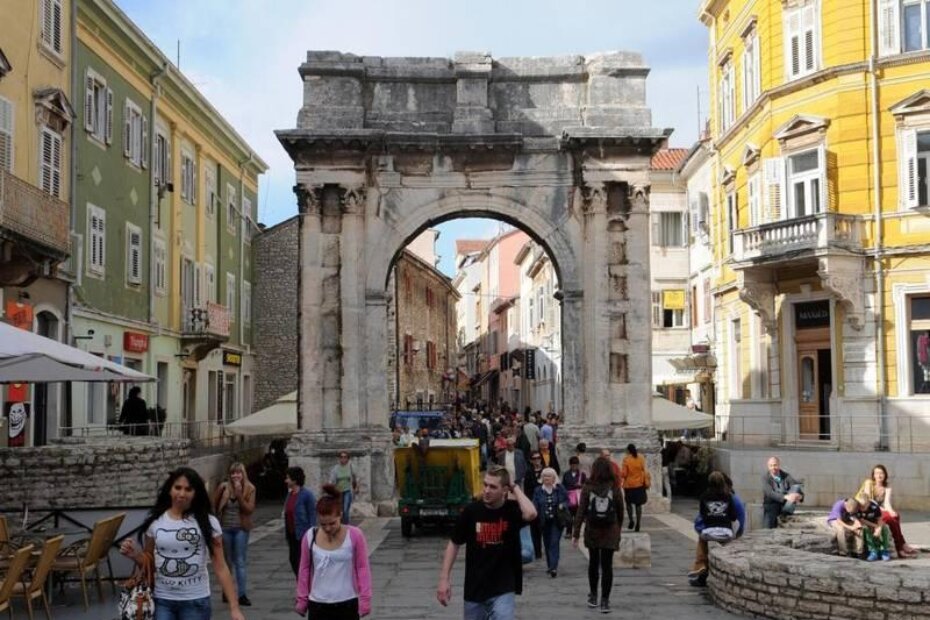Na polovicu Ulice Sergijevaca se država također uknjižuje